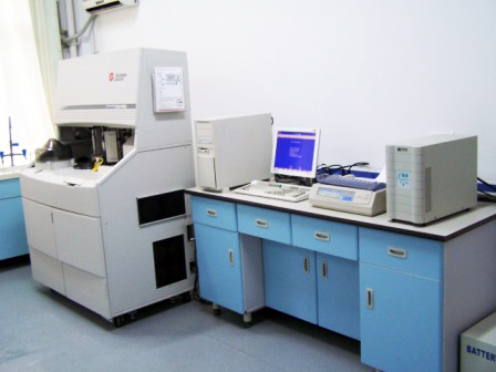 生化分析仪厂家多年清洗维护经验使生化仪器很干净